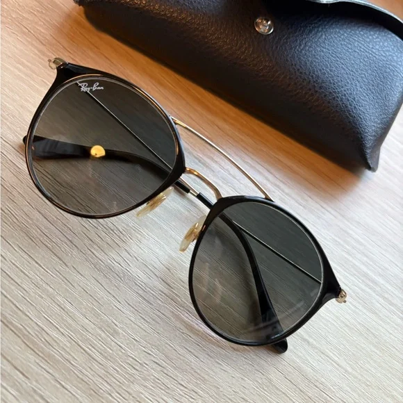 Ray-Ban Black and Gold Women's Sunglasses with Case - Picture 1 of 13